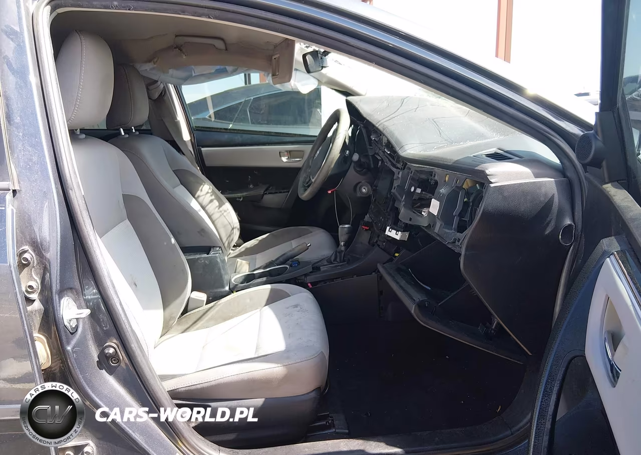 2017 Toyota Corolla Le VIN:2T1BURHE8HC882022 - 5