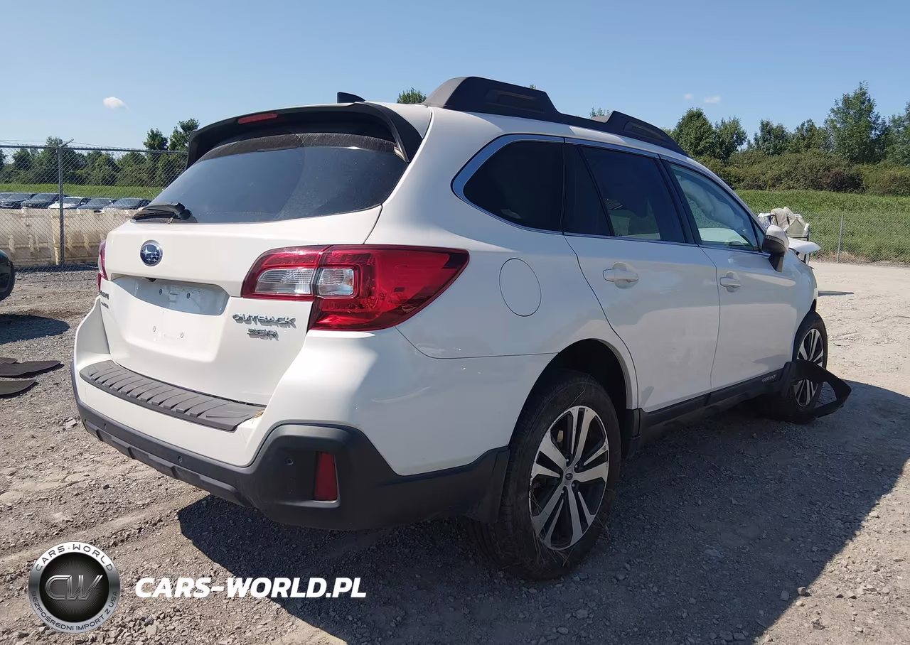 2018 Subaru Outback 3.6R Limited VIN:4S4BSENCXJ3218400 - 4