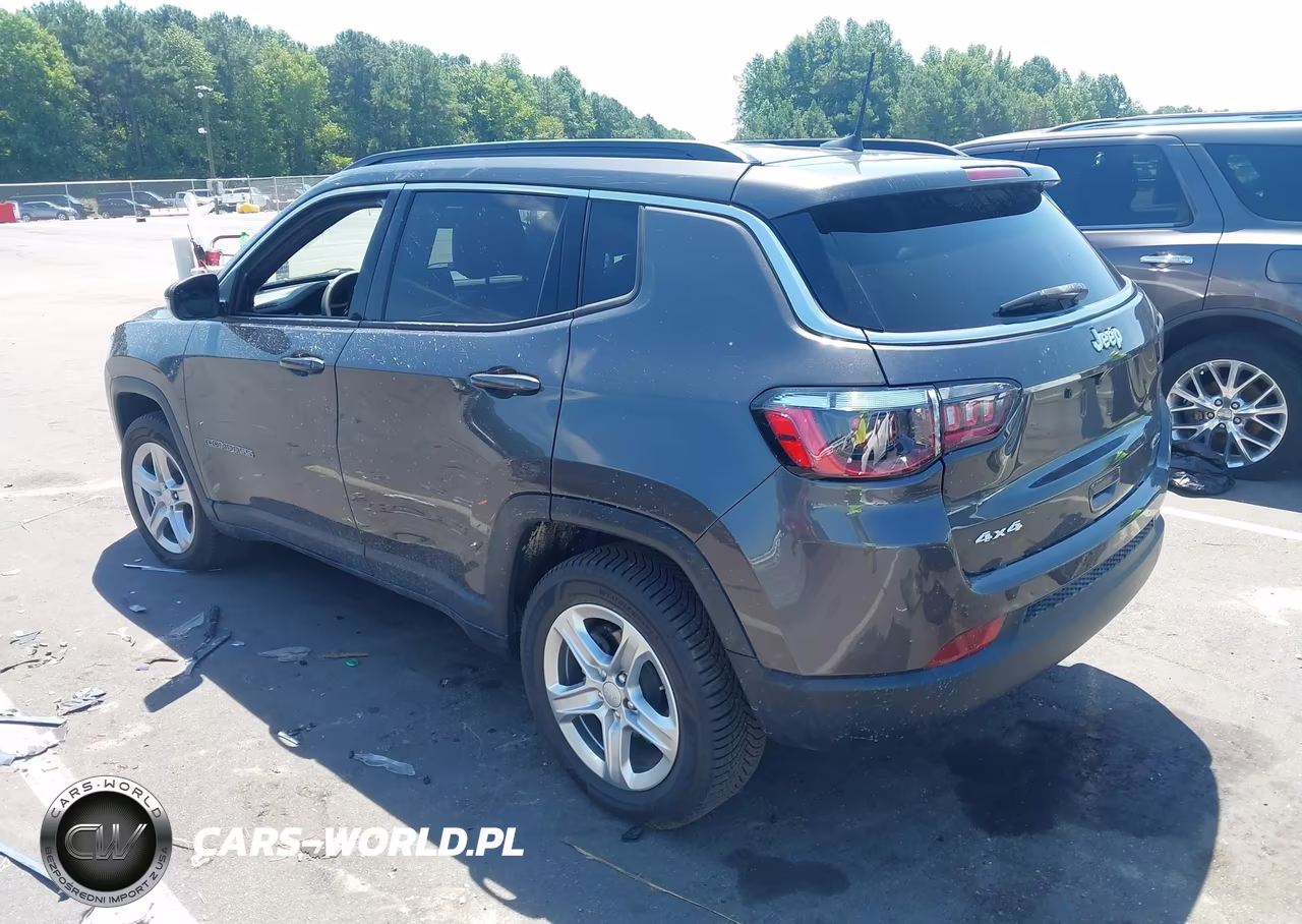 2023 Jeep Compass Latitude 4X4 VIN:3C4NJDBN0PT537614 - 3