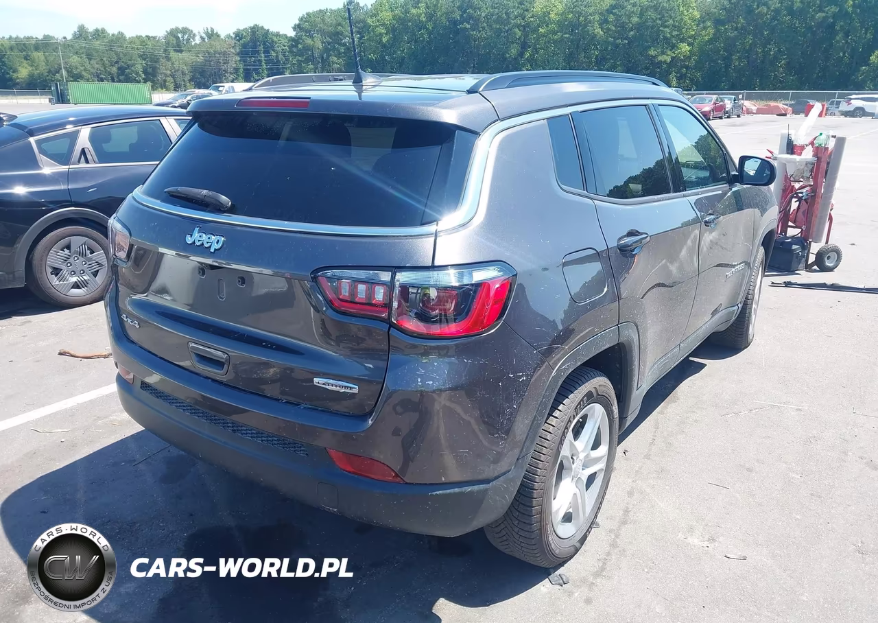 2023 Jeep Compass Latitude 4X4 VIN:3C4NJDBN0PT537614 - 4