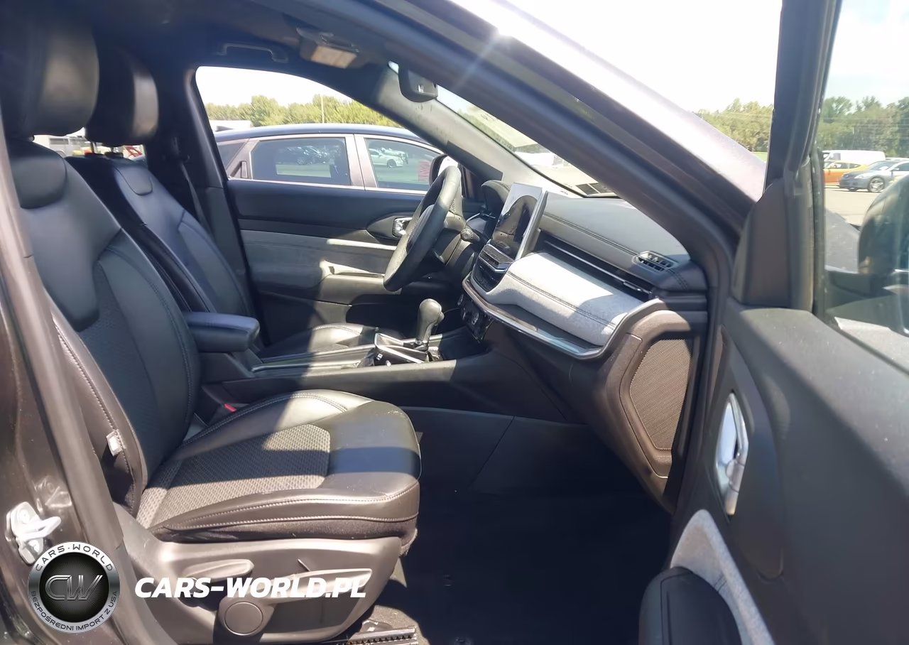 2023 Jeep Compass Latitude 4X4 VIN:3C4NJDBN0PT537614 - 5