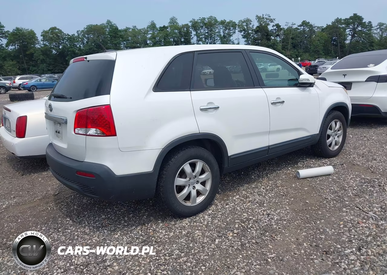 2012 Kia Sorento Lx VIN:5XYKT4A10CG234071 - 4