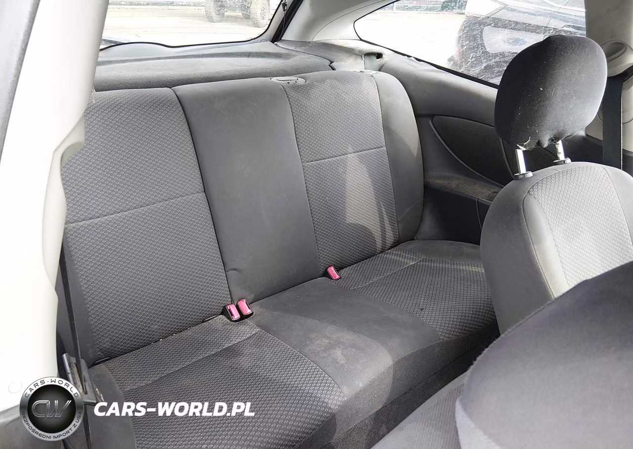 2005 Ford Focus Zx3 VIN:3FAFP31N95R124301 - 8