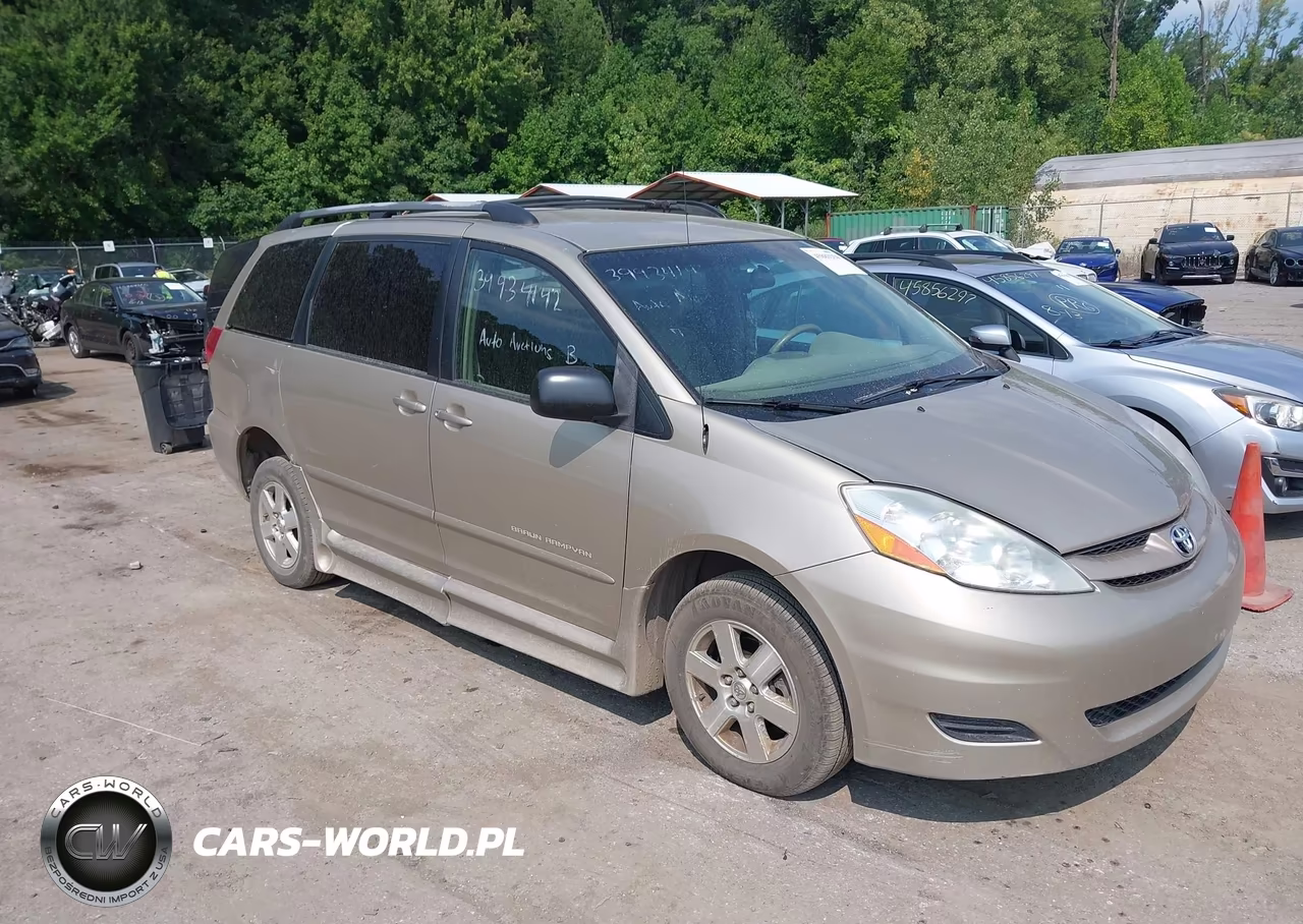2008 Toyota Sienna Le – zdjęcie 1 z 12