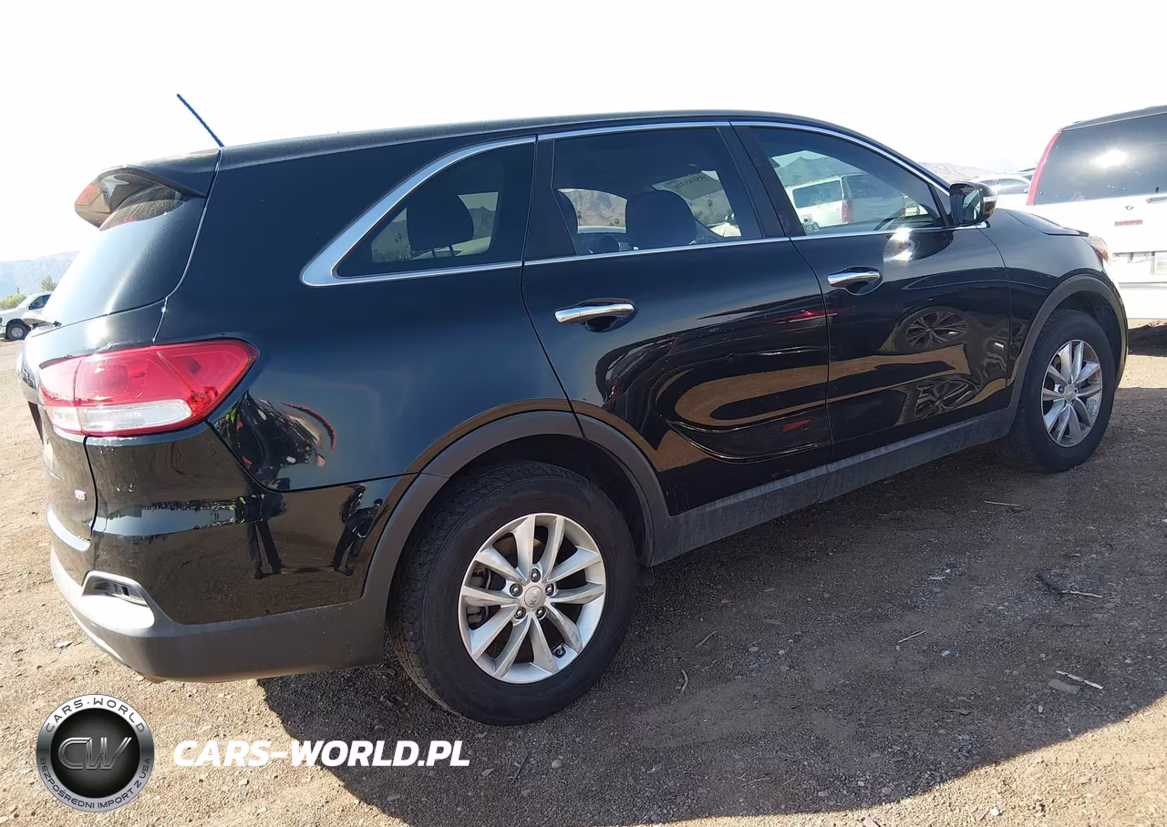 2017 Kia Sorento 2.4L L VIN:5XYPG4A32HG265437 - 4
