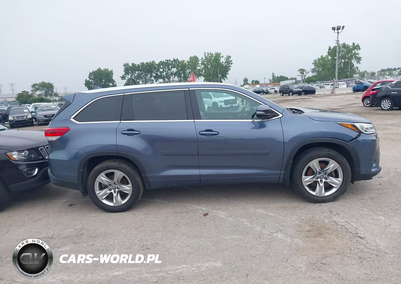 2018 Toyota Highlander Limited VIN:5TDDZRFH8JS889525 - 13