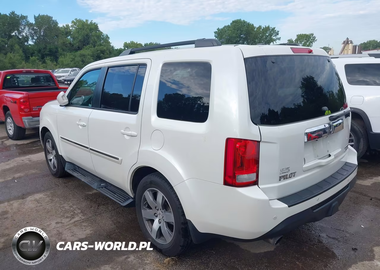 2015 Honda Pilot Touring VIN:5FNYF4H92FB066992 - 3