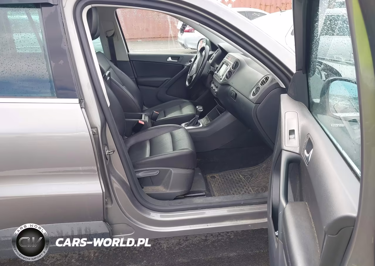2010 Volkswagen Tiguan Wolfsburg Edition VIN:WVGBV7AX4AW517925 - 5