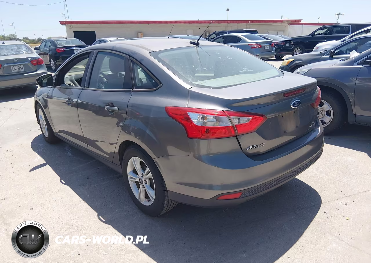 2014 Ford Focus Se VIN:1FADP3F22EL460134 - 3