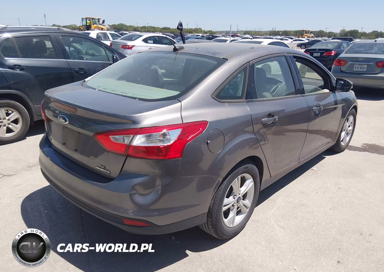 2014 Ford Focus Se VIN:1FADP3F22EL460134 - 4