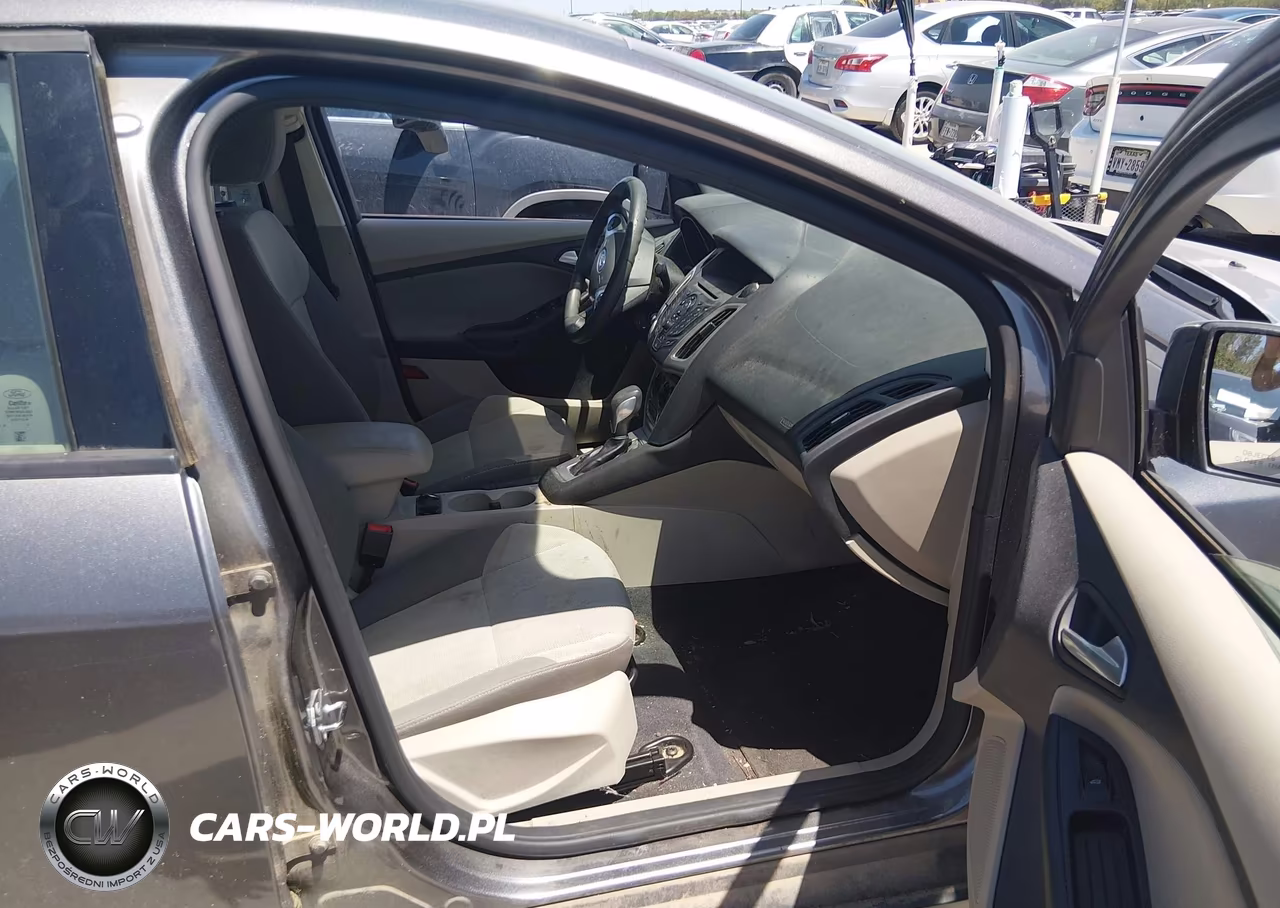 2014 Ford Focus Se VIN:1FADP3F22EL460134 - 5