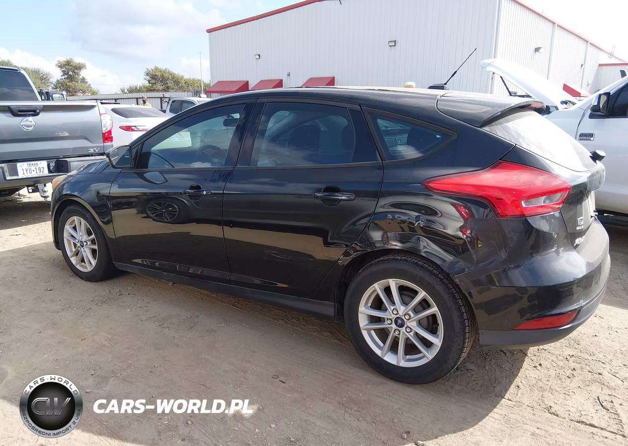 2015 Ford Focus Se VIN:1FADP3K28FL255358 - 14