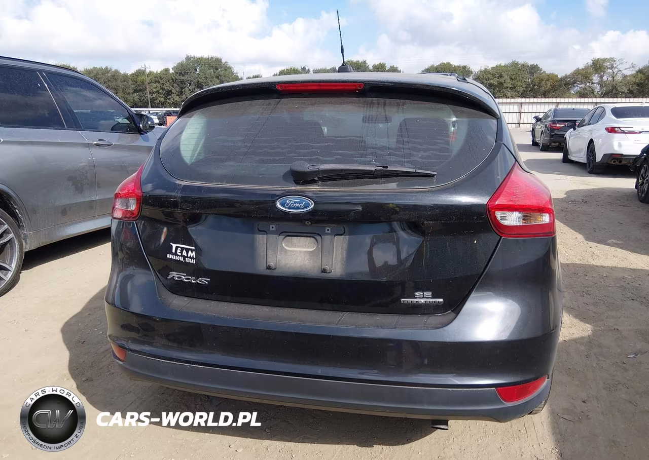 2015 Ford Focus Se VIN:1FADP3K28FL255358 - 16