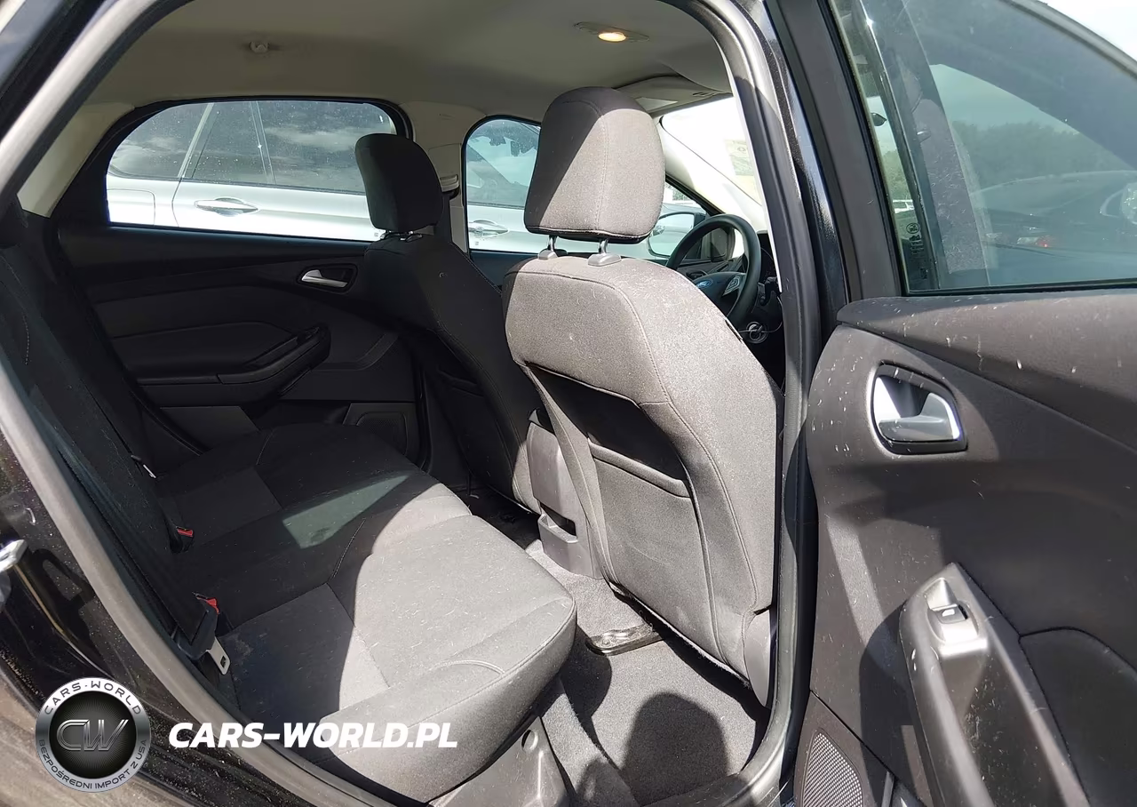 2015 Ford Focus Se VIN:1FADP3K28FL255358 - 8