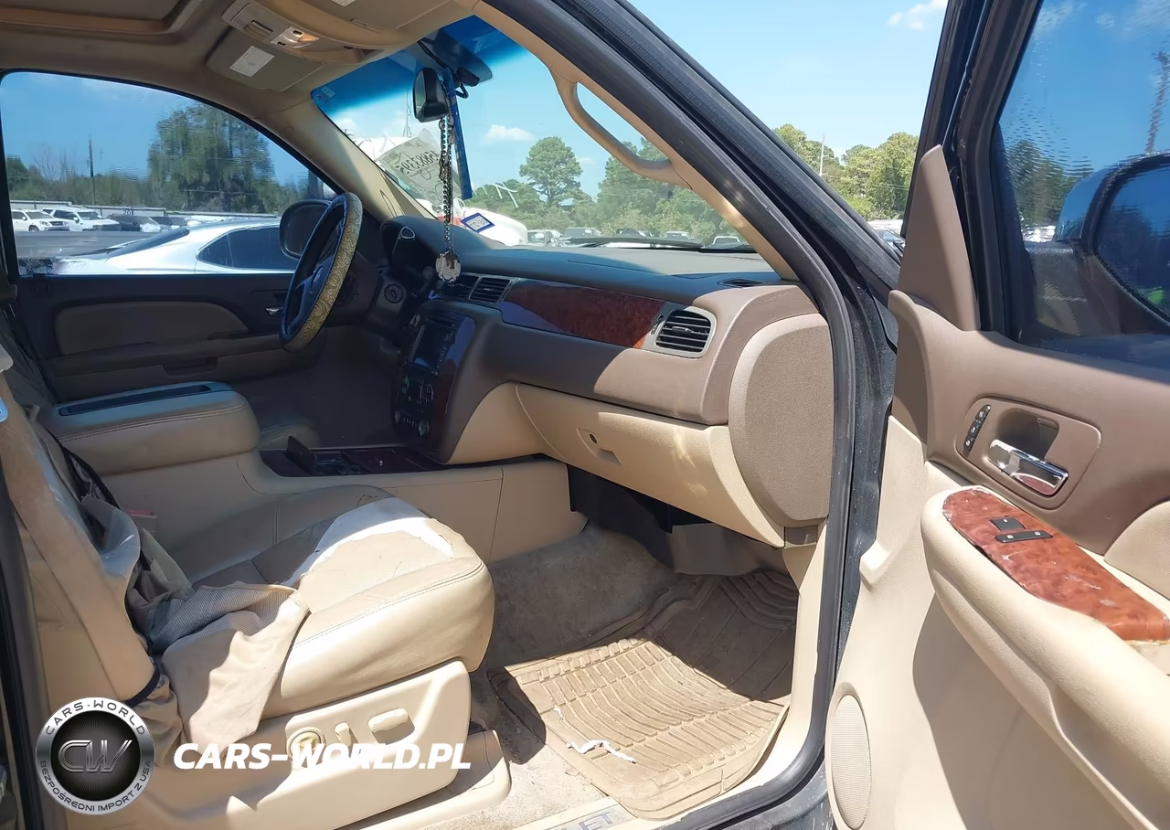 2009 Chevrolet Suburban 1500 Ltz VIN:1GNFC36089R299778 - 5