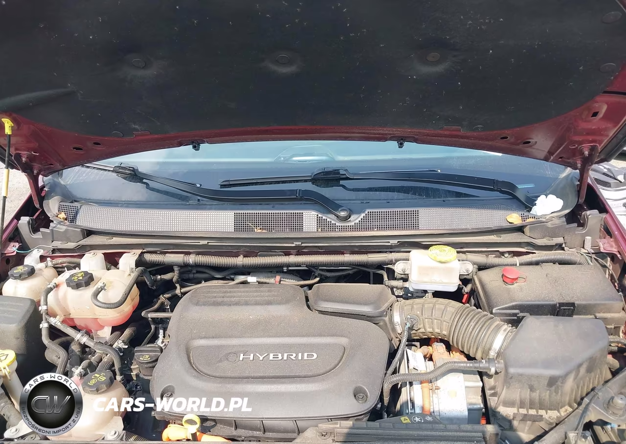 2020 Chrysler Pacifica Hybrid Limited VIN:2C4RC1N74LR270496 - 10