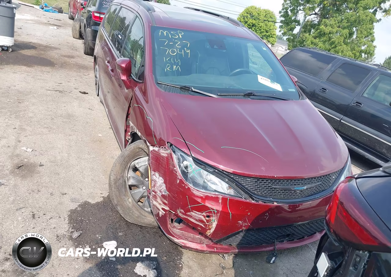 2020 Chrysler Pacifica Hybrid Limited VIN:2C4RC1N74LR270496 - 12