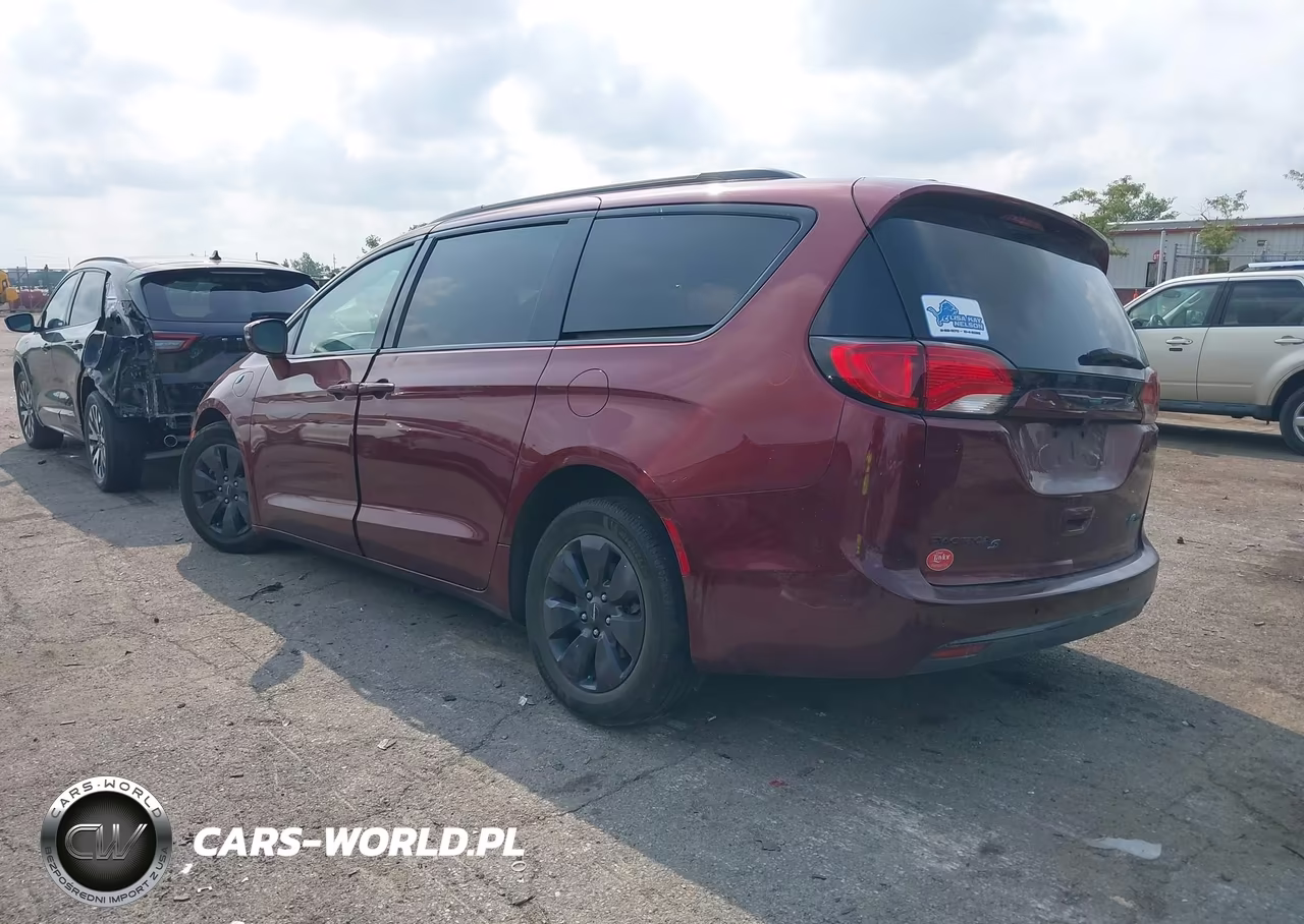 2020 Chrysler Pacifica Hybrid Limited VIN:2C4RC1N74LR270496 - 3