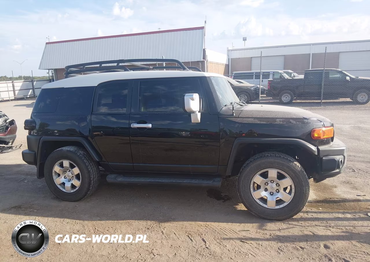 2011 Toyota Fj Cruiser VIN:JTEBU4BF8BK112845 - 13