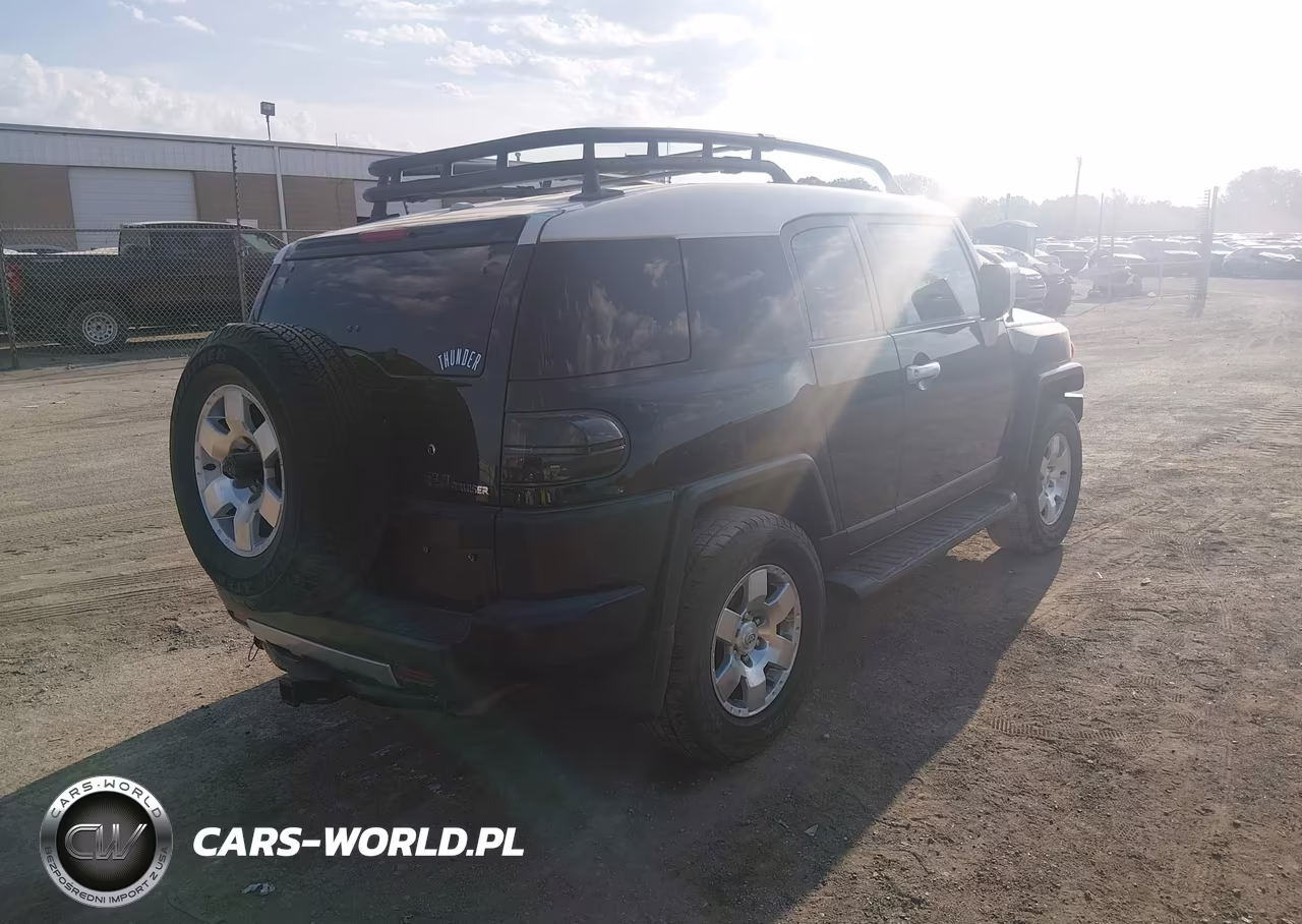 2011 Toyota Fj Cruiser VIN:JTEBU4BF8BK112845 - 4