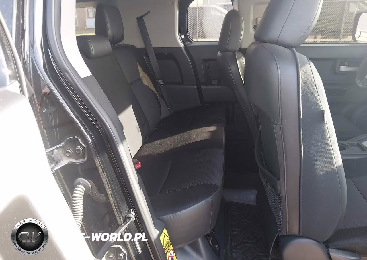 2011 Toyota Fj Cruiser VIN:JTEBU4BF8BK112845 - 8