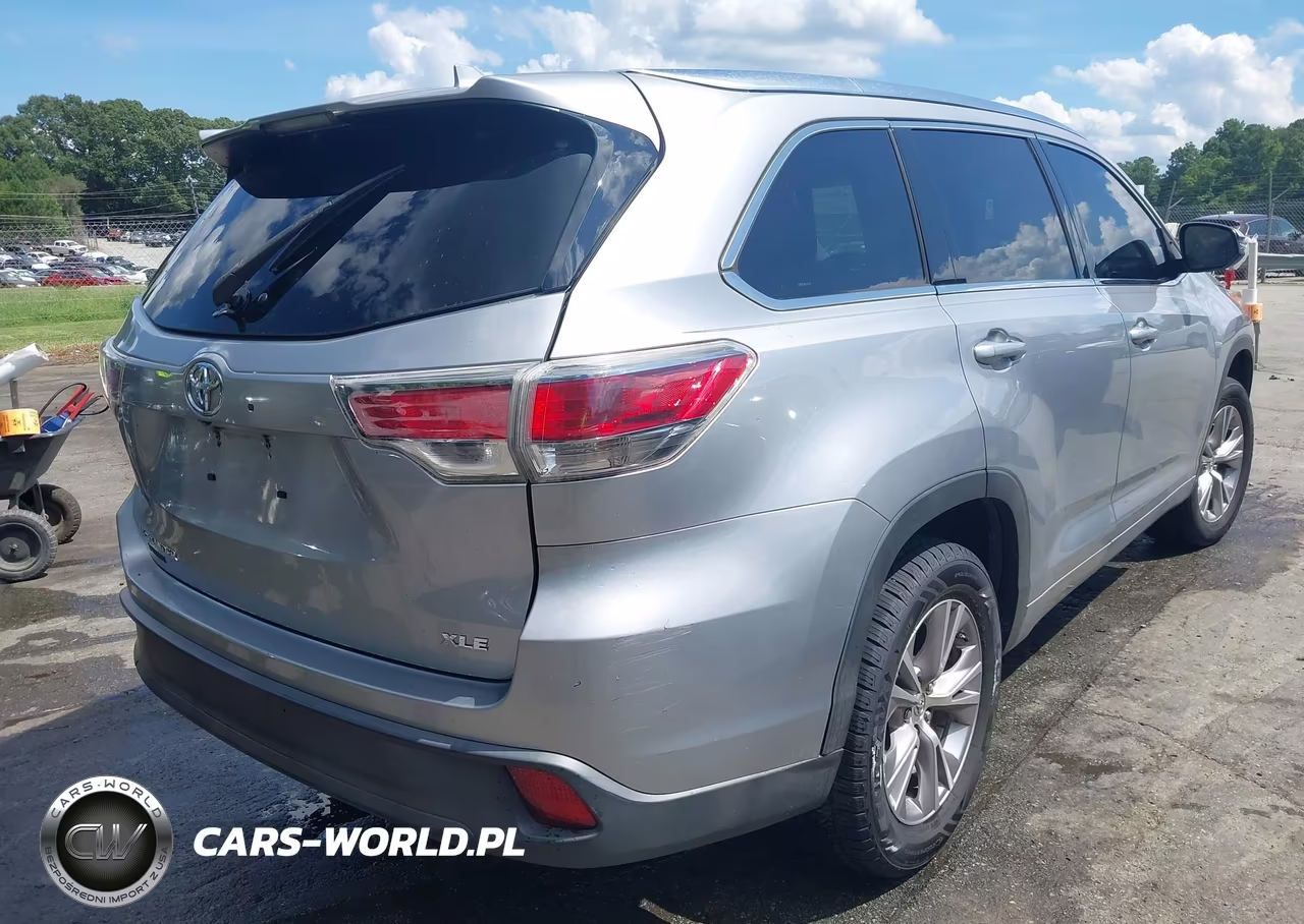 2015 Toyota Highlander Xle V6 VIN:5TDKKRFHXFS053458 - 4