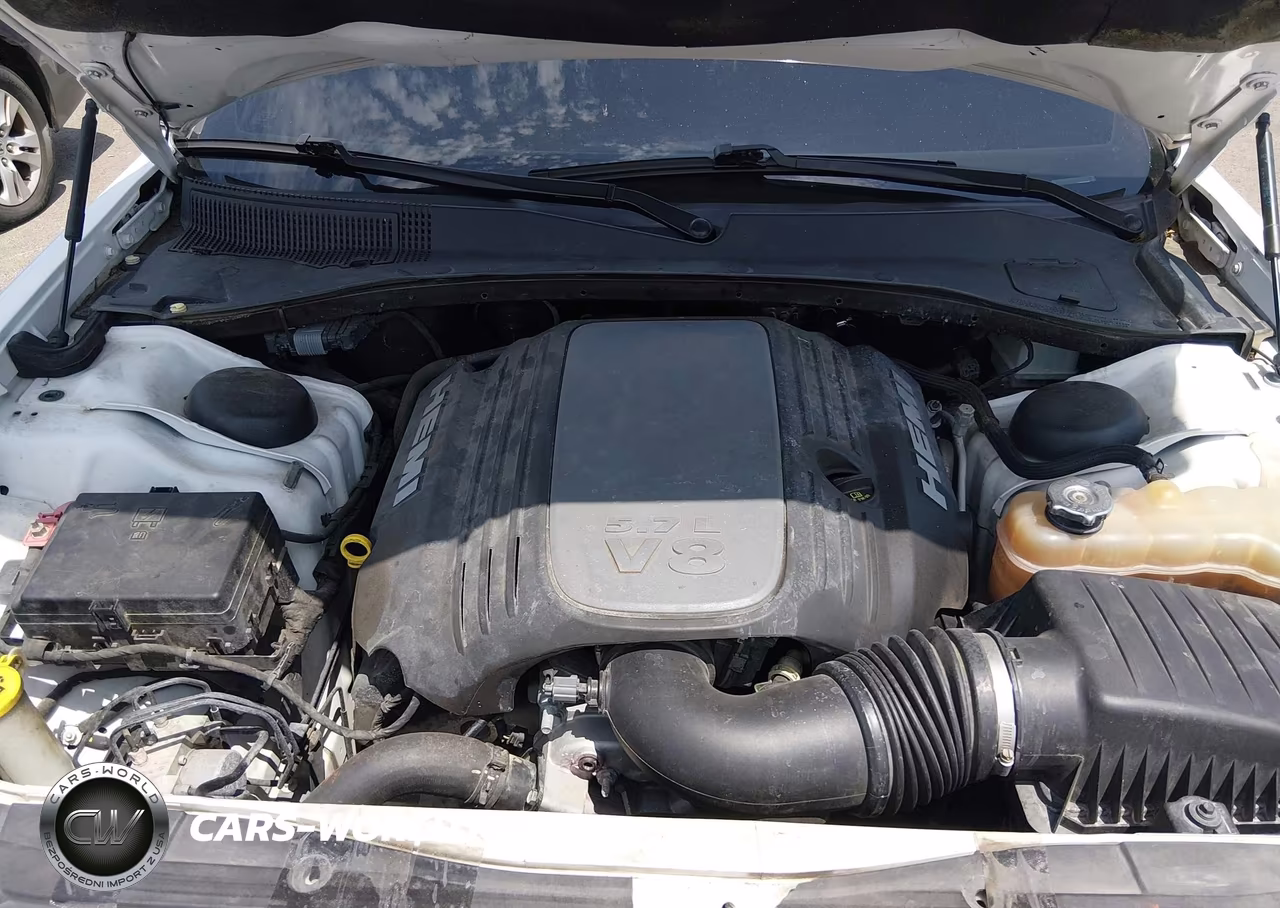 2020 Chrysler 300 300S VIN:2C3CCABT8LH217222 - 10
