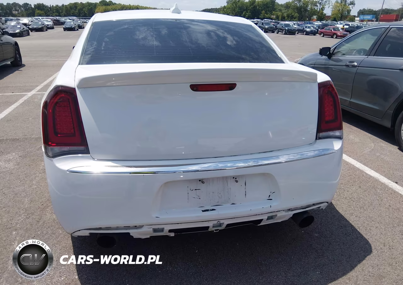 2020 Chrysler 300 300S VIN:2C3CCABT8LH217222 - 16