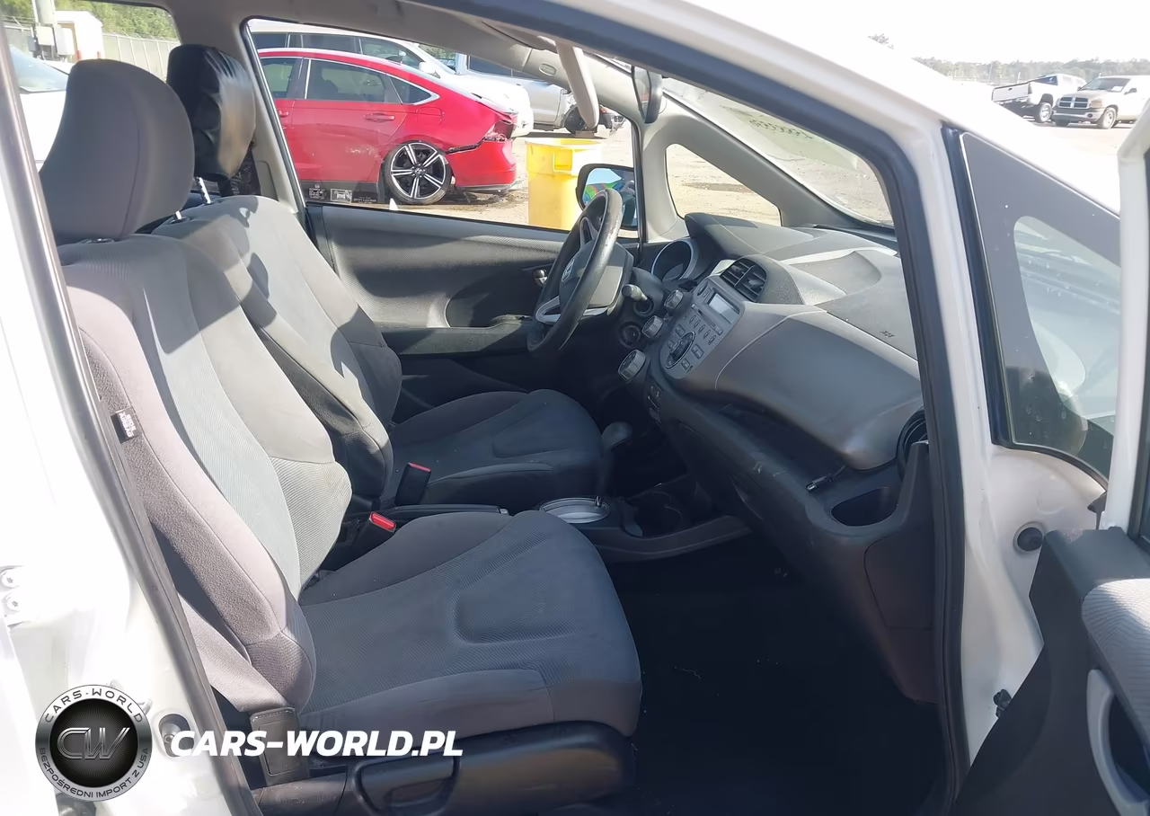 2013 Honda Fit VIN:JHMGE8H35DC078659 - 5