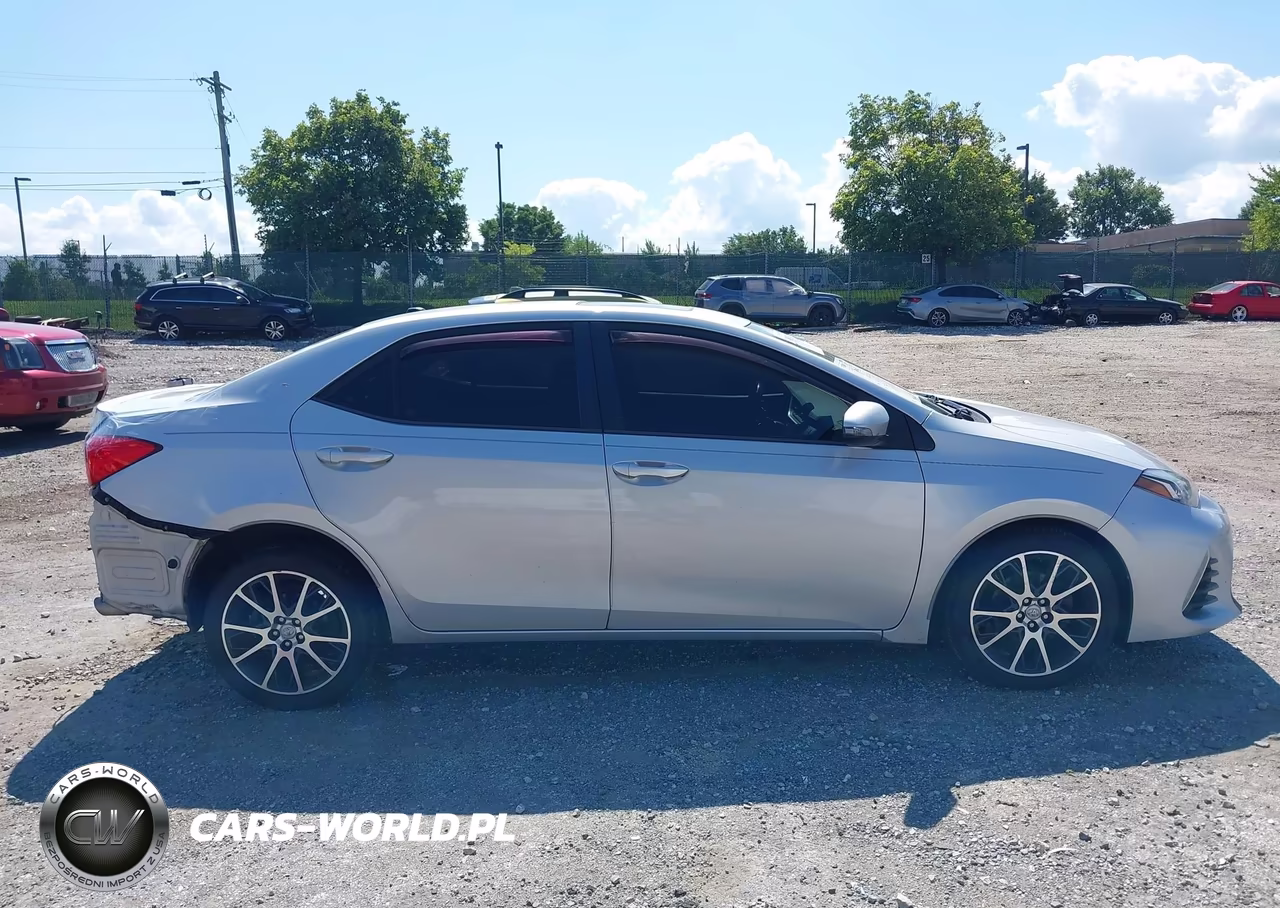 2017 Toyota Corolla Se Special Edition VIN:5YFBURHE7HP637096 - 13