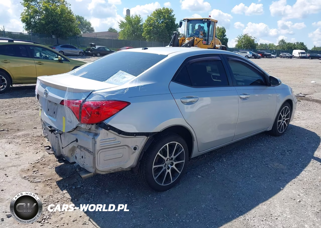 2017 Toyota Corolla Se Special Edition VIN:5YFBURHE7HP637096 - 4