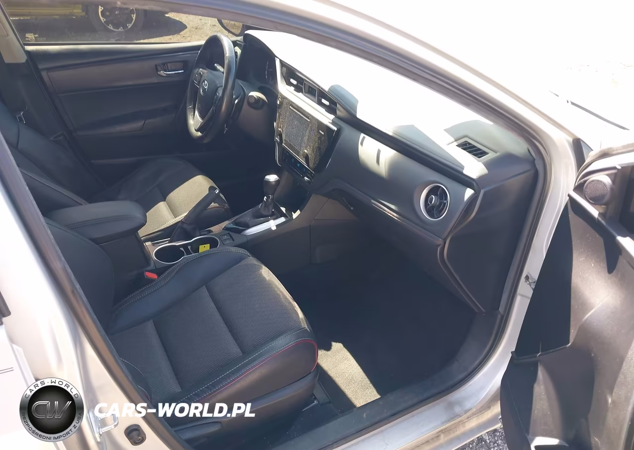 2017 Toyota Corolla Se Special Edition VIN:5YFBURHE7HP637096 - 5