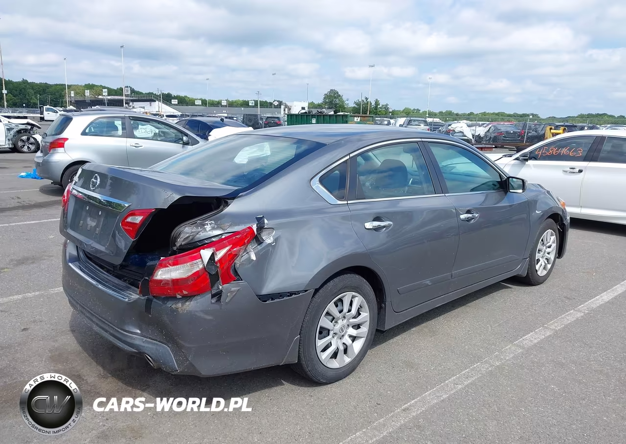 2017 Nissan Altima 2.5 S VIN:1N4AL3AP3HN331927 - 4