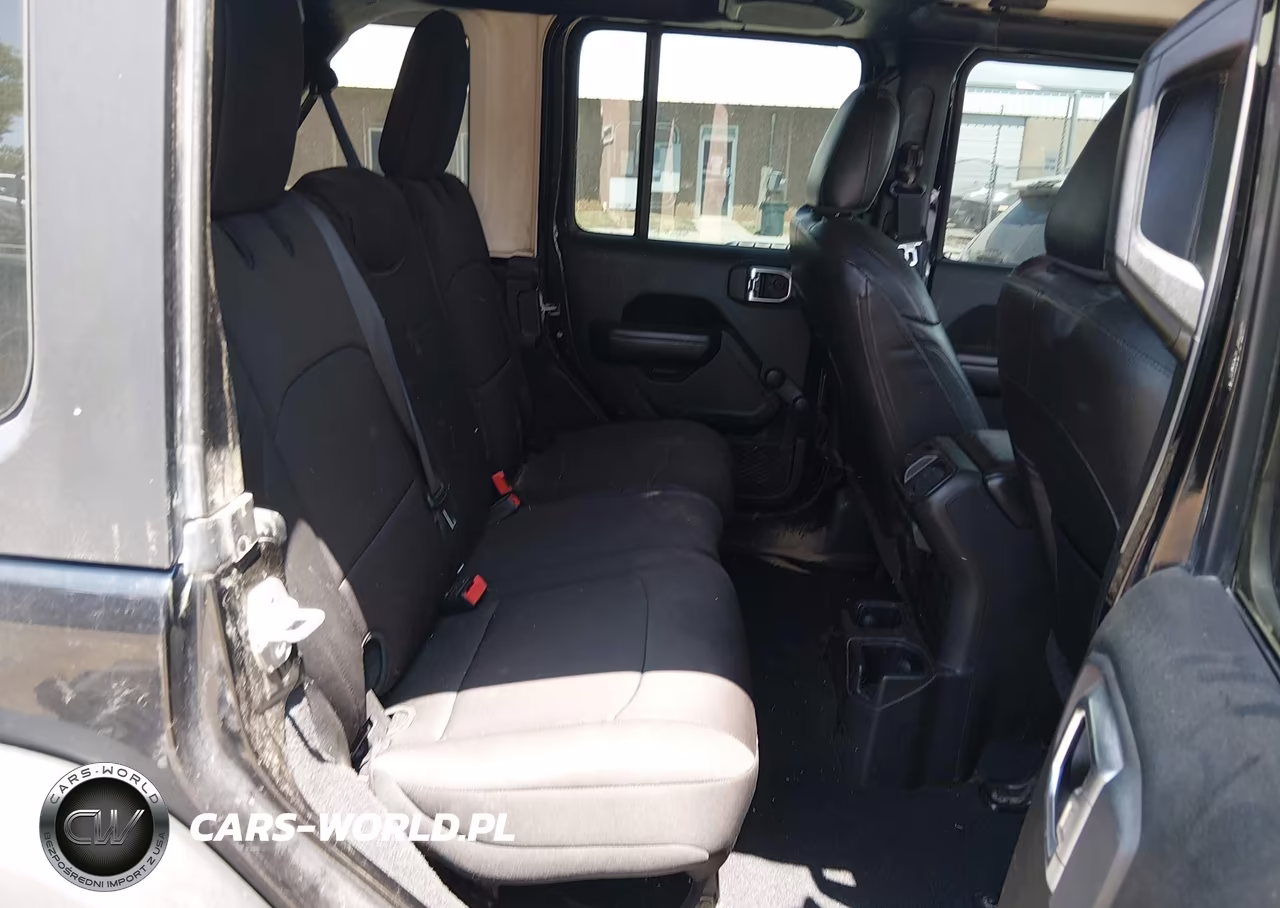 2018 Jeep Wrangler Unlimited Sport 4X4 VIN:1C4HJXDN1JW264633 - 8