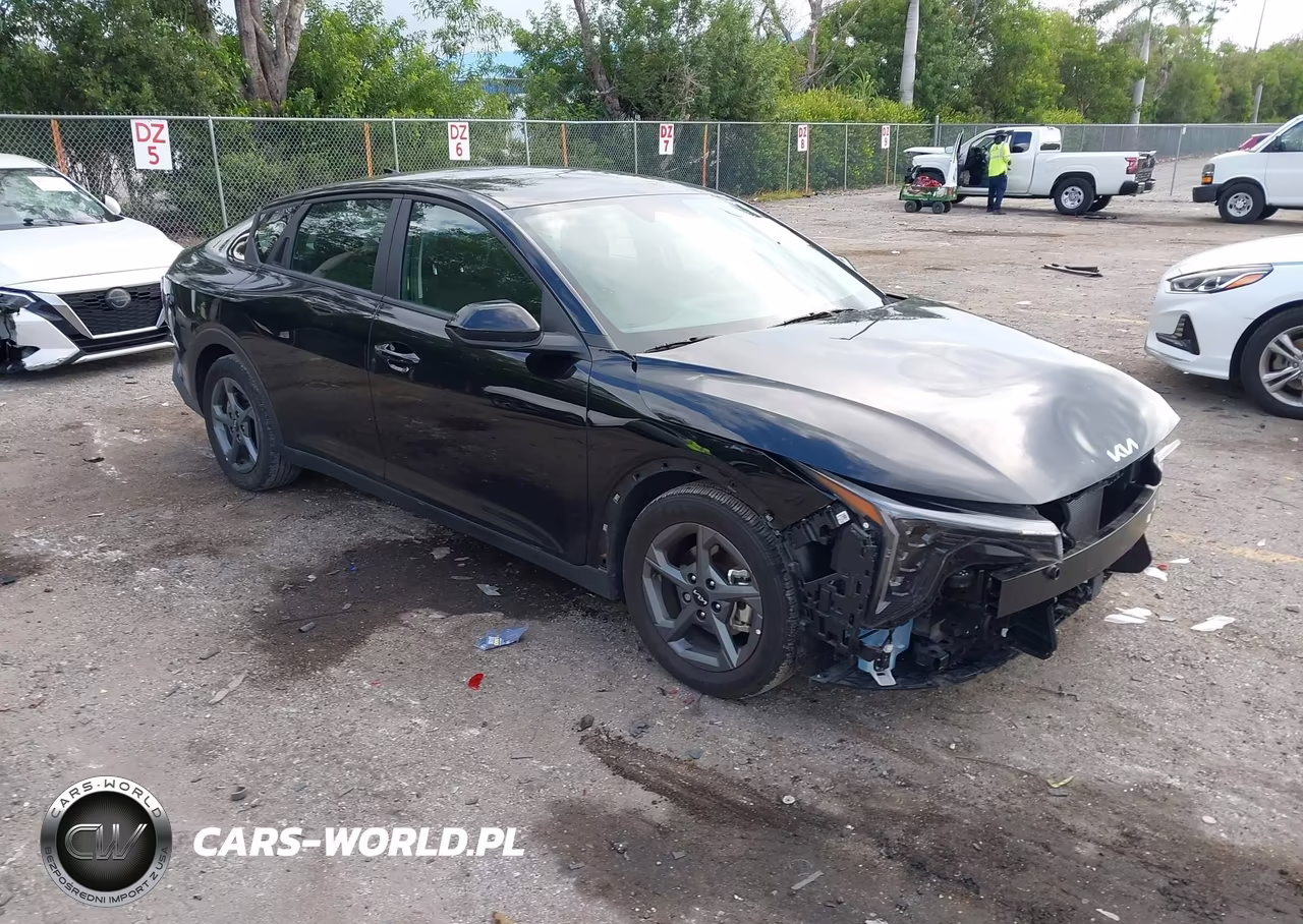 2025 Kia K4 Lxs VIN:3KPFT4DE7SE104719 - 1