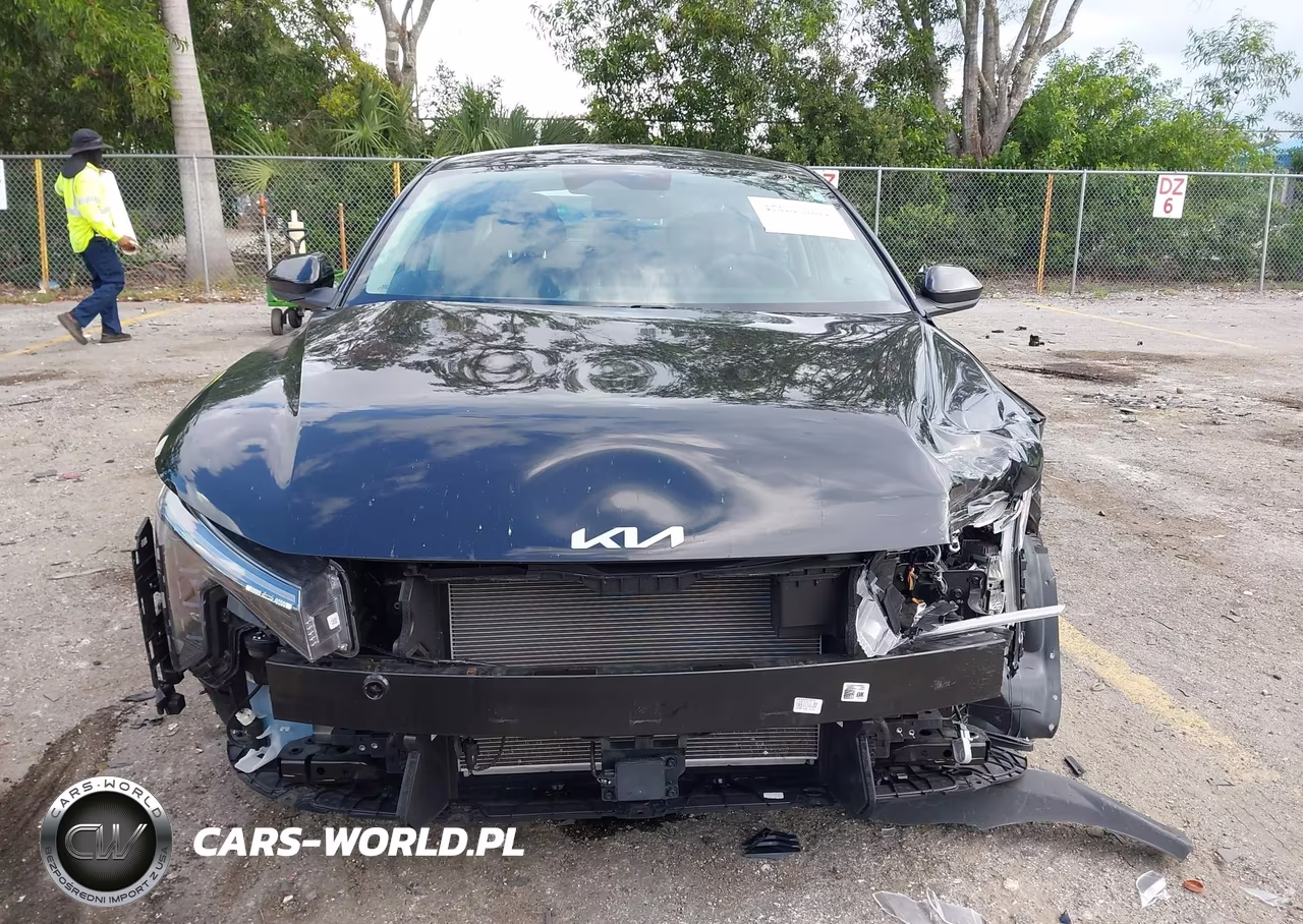 2025 Kia K4 Lxs VIN:3KPFT4DE7SE104719 - 13