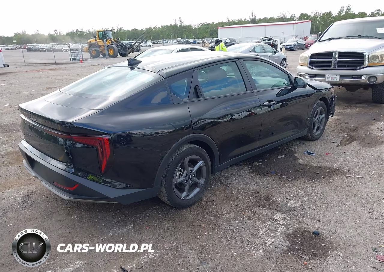 2025 Kia K4 Lxs VIN:3KPFT4DE7SE104719 - 4