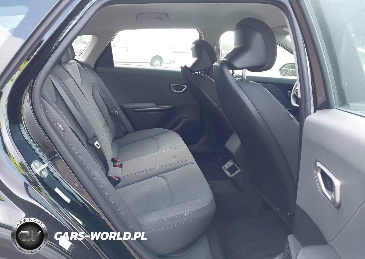 2025 Kia K4 Lxs VIN:3KPFT4DE7SE104719 - 8