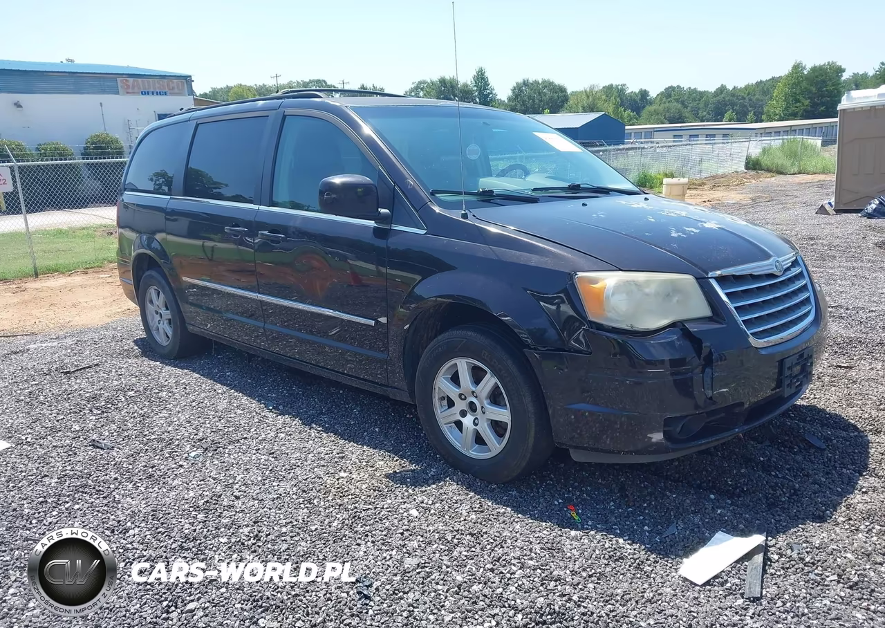 2010 Chrysler Town & Country Touring – zdjęcie 1 z 16