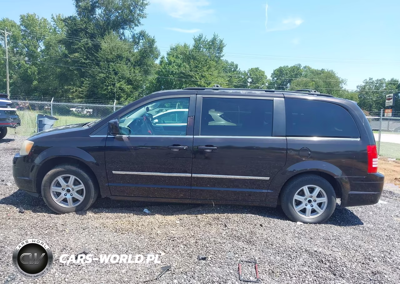 2010 Chrysler Town & Country Touring VIN:2A4RR5D15AR260781 - 14