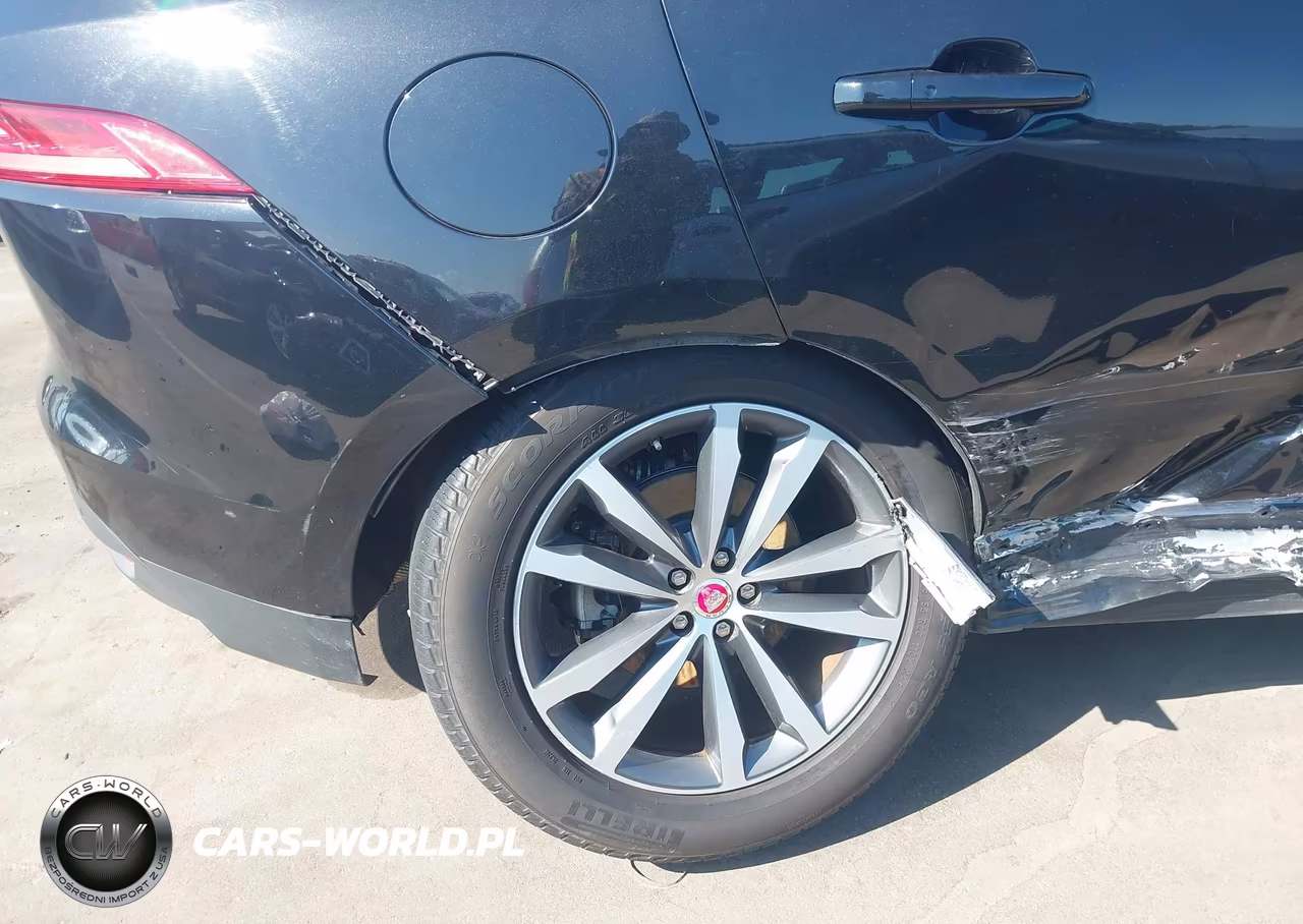 2018 Jaguar F-Pace 25T Prestige VIN:SADCK2FX1JA286447 - 17