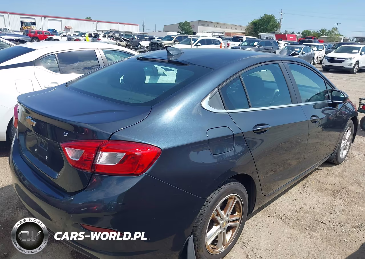 2018 Chevrolet Cruze Lt Auto VIN:1G1BE5SMXJ7110434 - 4