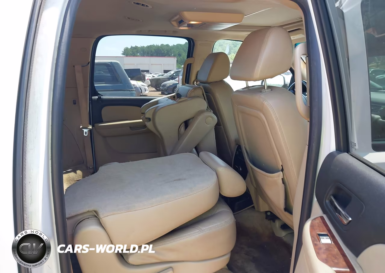 2008 Chevrolet Suburban 1500 Ltz VIN:1GNFK16368J211860 - 8