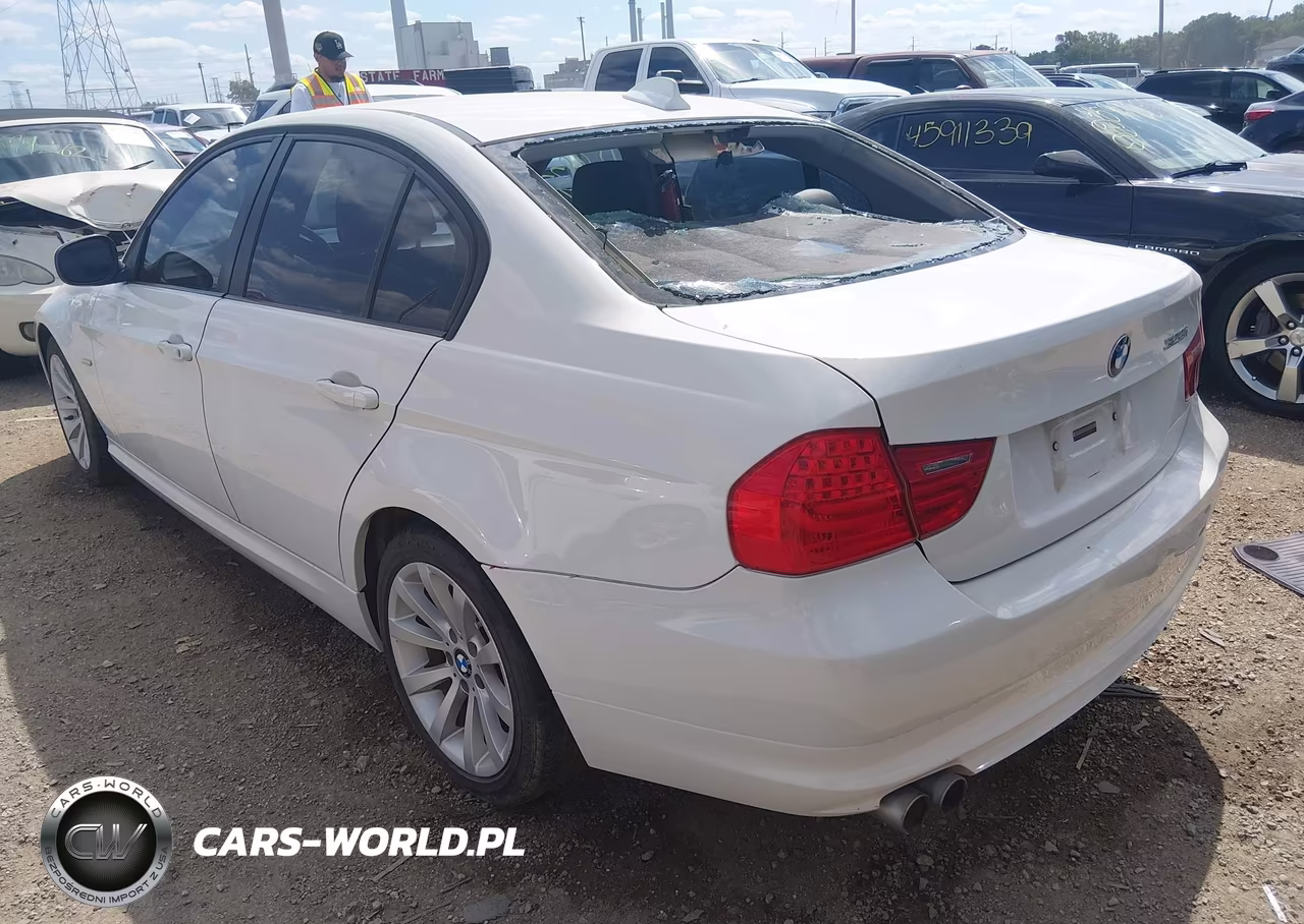 2009 BMW 328I VIN:WBAPH575X9NM33814 - 3