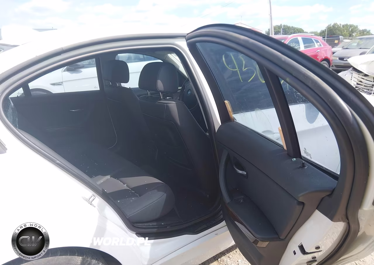 2009 BMW 328I VIN:WBAPH575X9NM33814 - 8