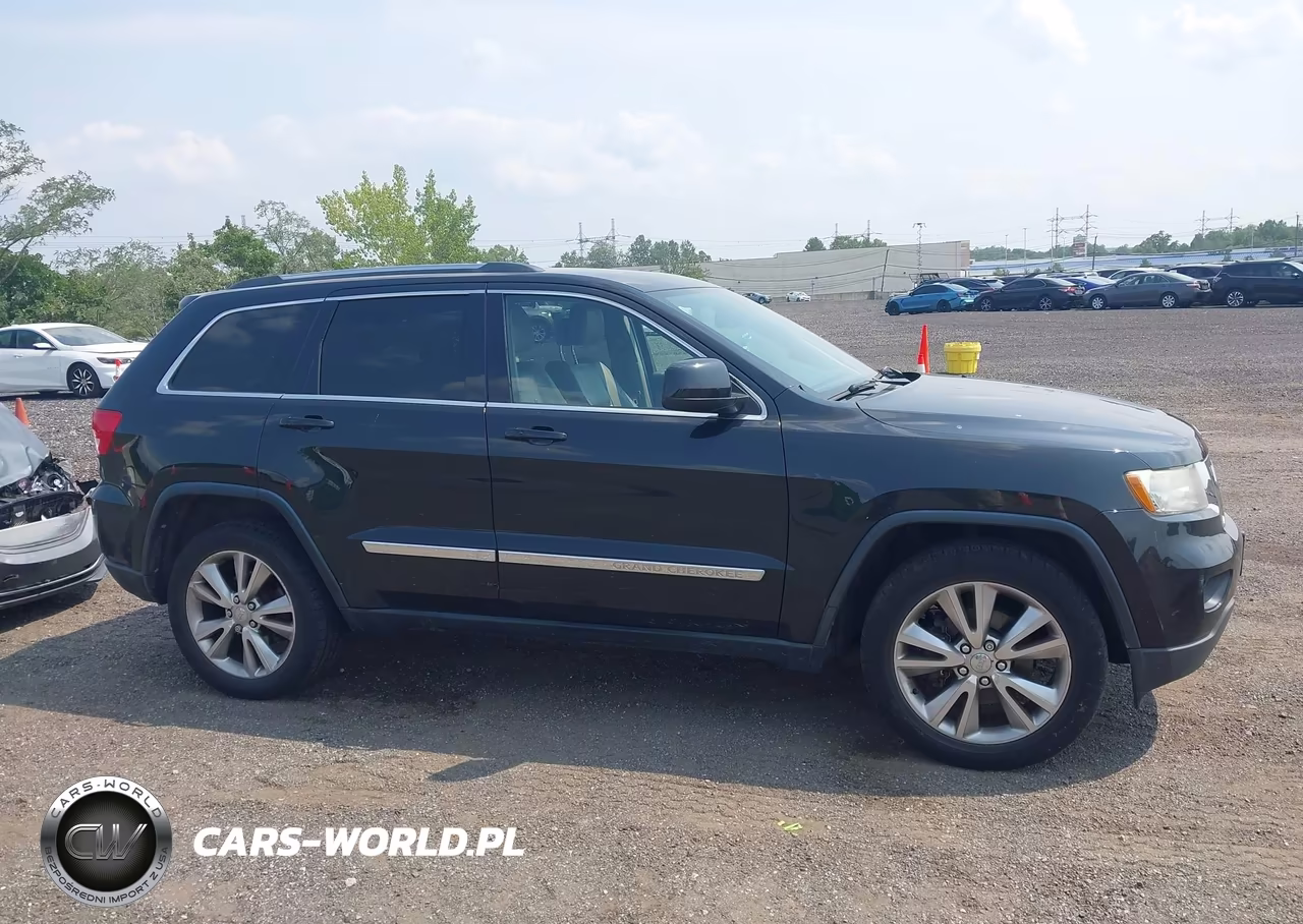 2013 Jeep Grand Cherokee Laredo VIN:1C4RJFAT3DC646024 - 13