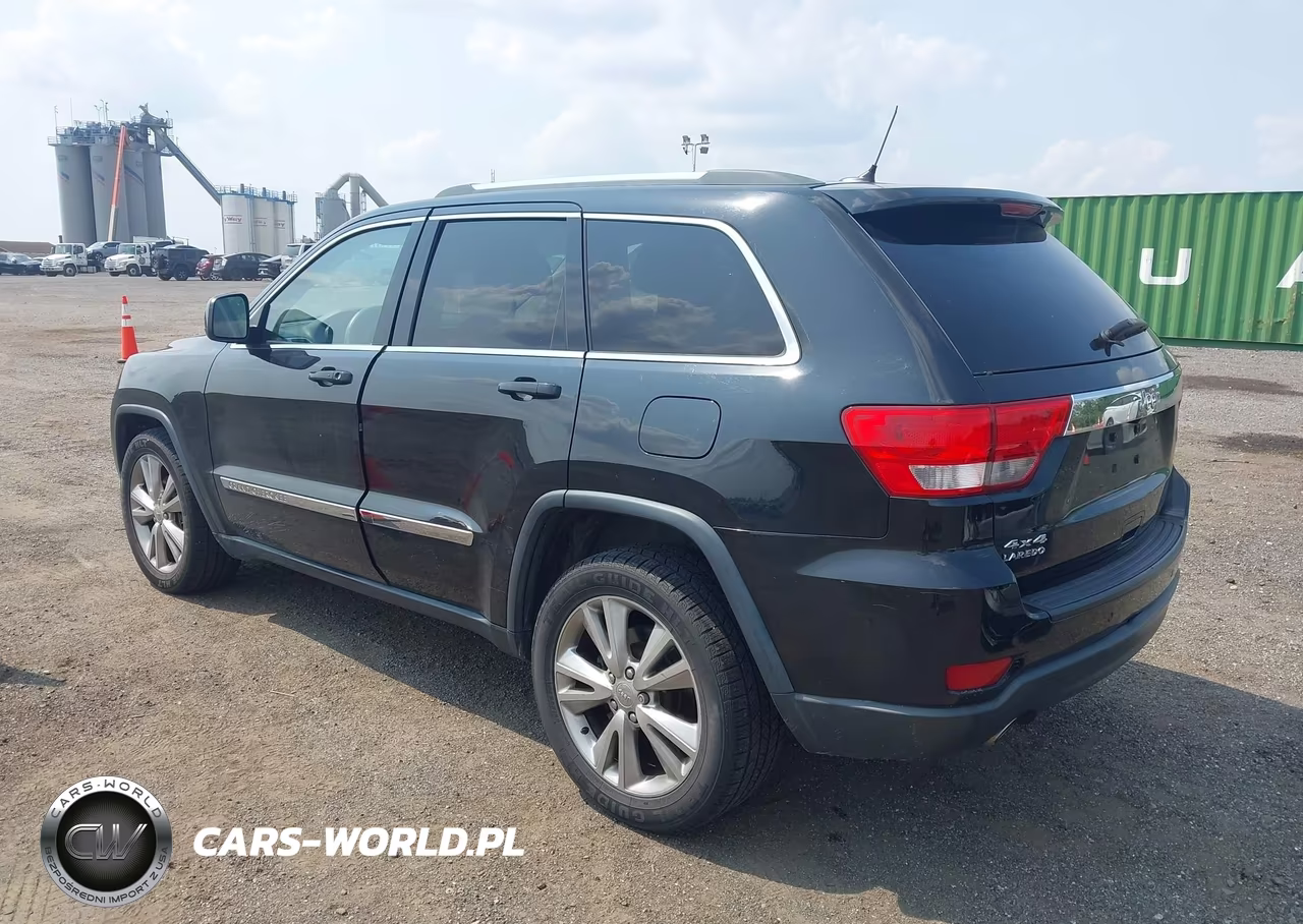 2013 Jeep Grand Cherokee Laredo VIN:1C4RJFAT3DC646024 - 3
