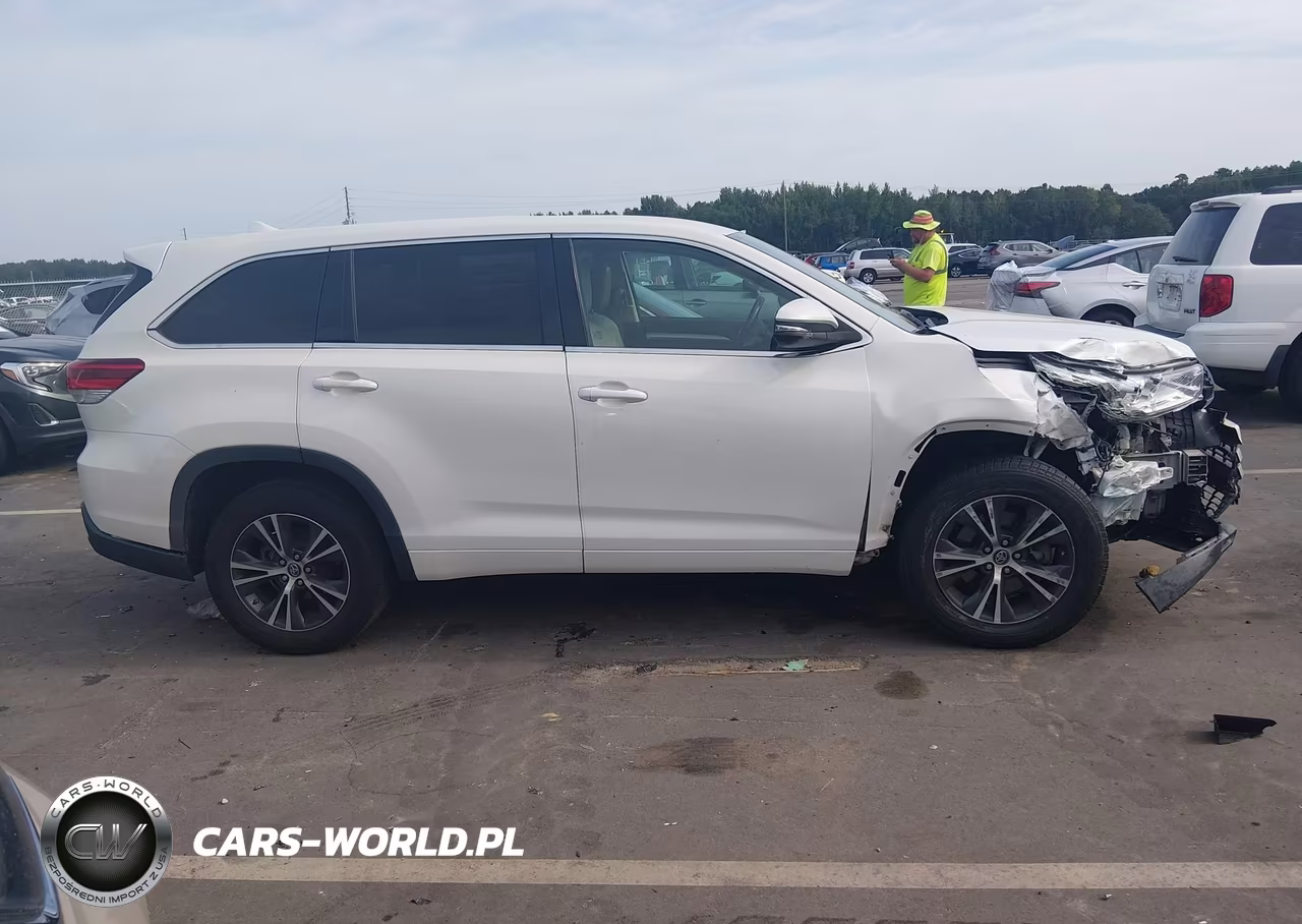 2017 Toyota Highlander Le Plus VIN:5TDZZRFH6HS208228 - 13