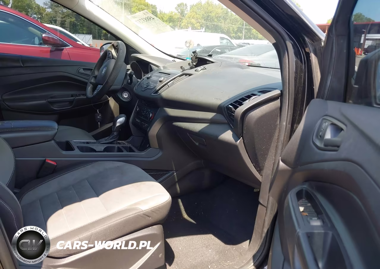 2017 Ford Escape S VIN:1FMCU0F75HUE20844 - 5