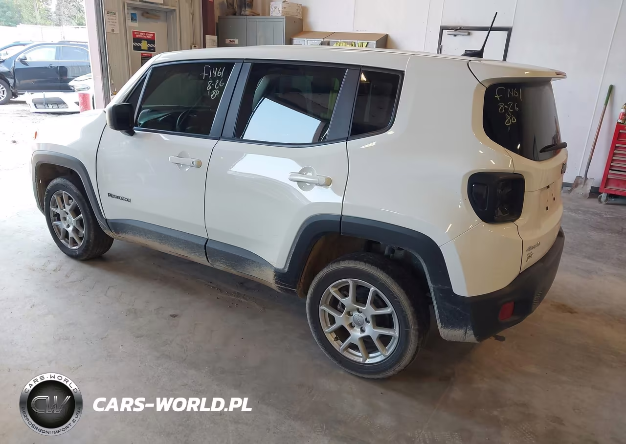 2023 Jeep Renegade Latitude 4X4 VIN:ZACNJDB17PPP10286 - 3